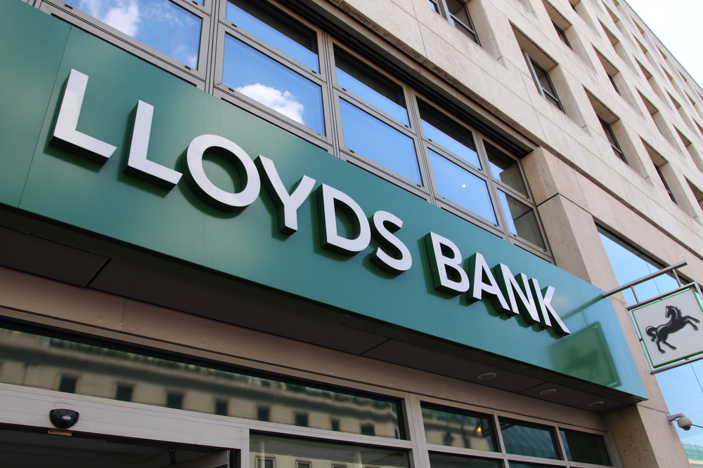 Lloyds Connectedfi Team For Faster Credit Pymnts Com