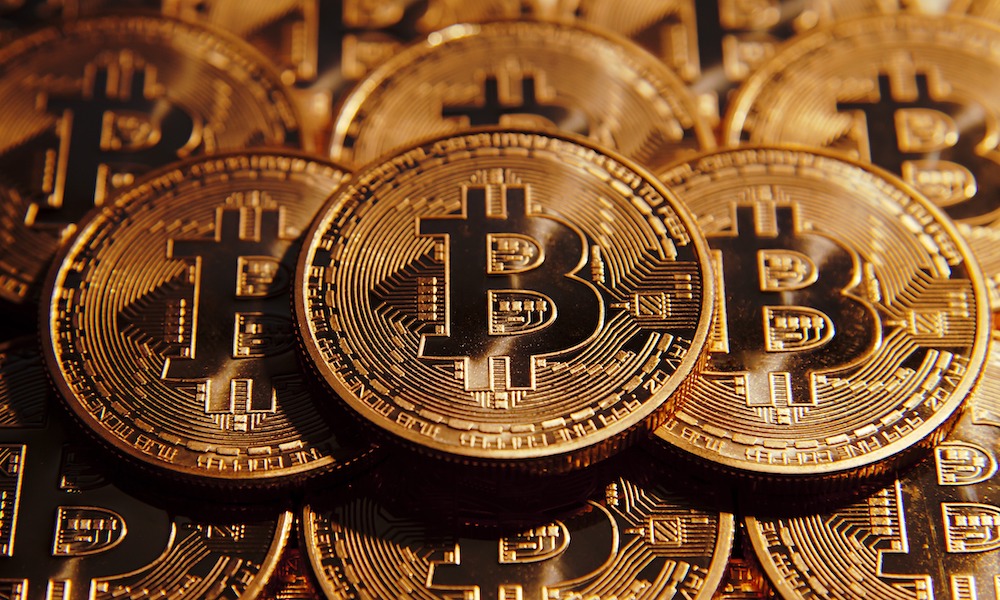Bitcoin Bubble Fears Stoked By Spike In Buy Bitcoin With Credit Card Searches - 