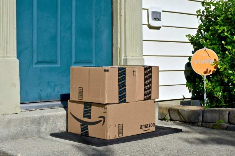 Amazon Debuts Autonomous Delivery Robot