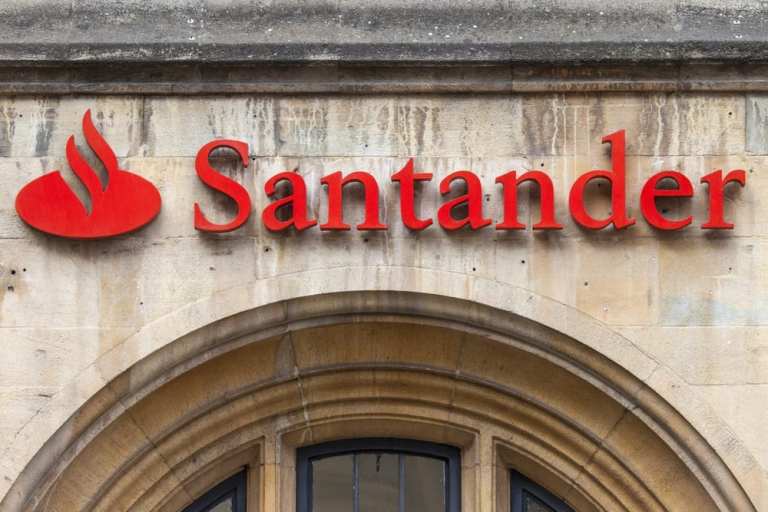 Santander to Close 140 UK Branches, Layoff 800