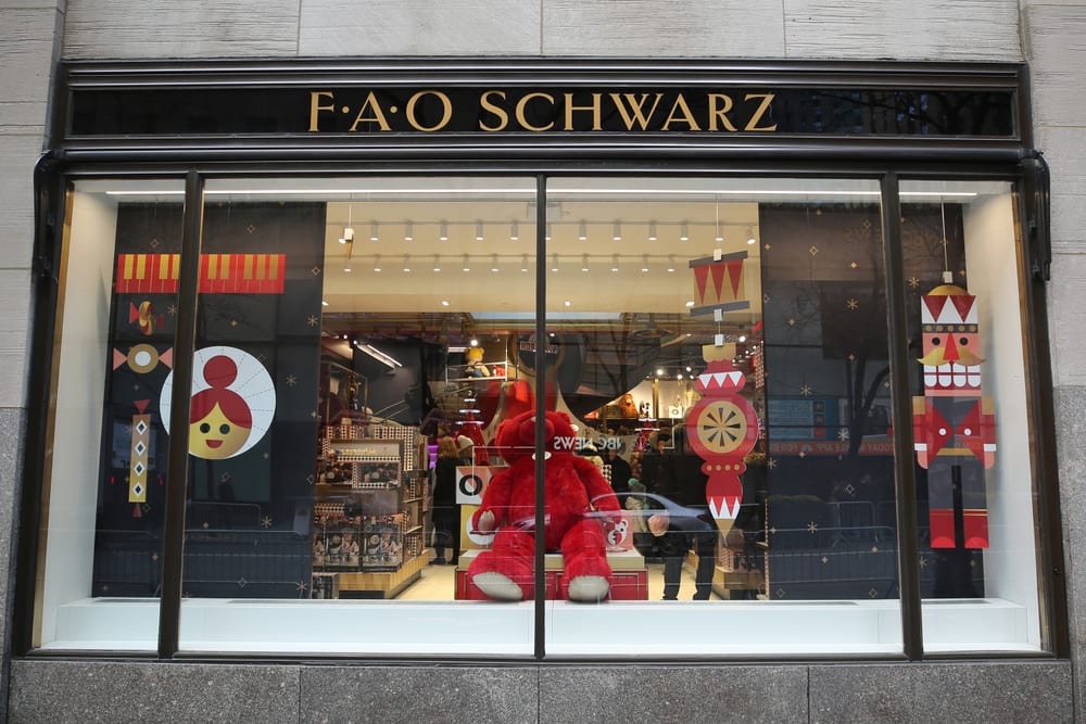 FAO Schwarz finds a new home at Rockefeller Plaza - New York