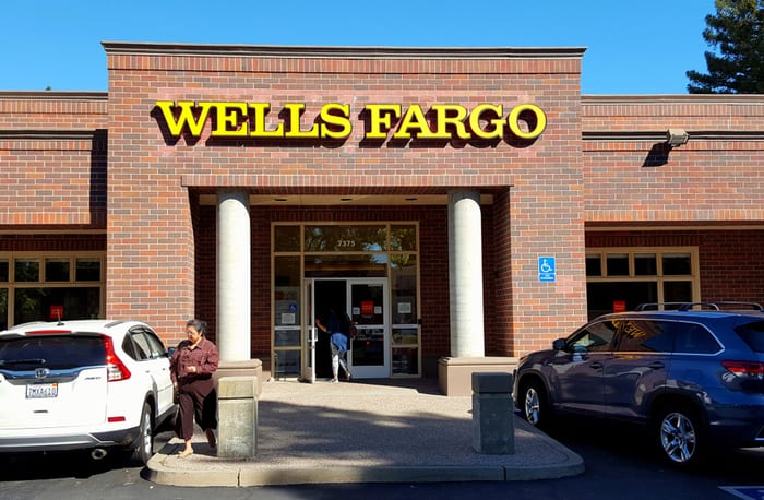 wells fargo, bank of new york mellon, new ceo, Charles W. Scharf, scandal