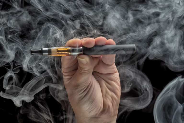 Kroger, Walgreens Take E-Cigs Off Shelves