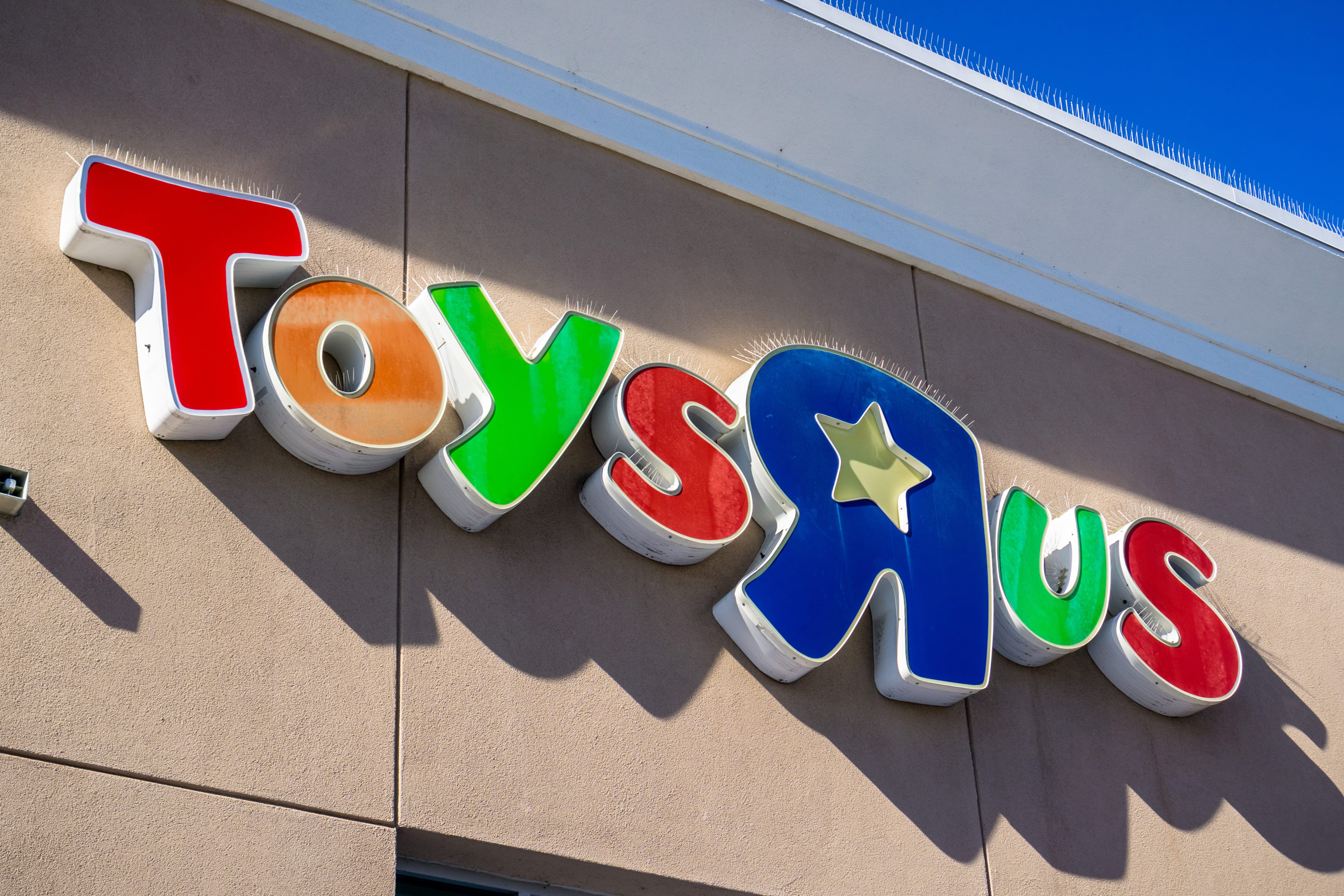 Industry Eyes Toys R Us Comeback Pymnts Com - roblox card toys r us