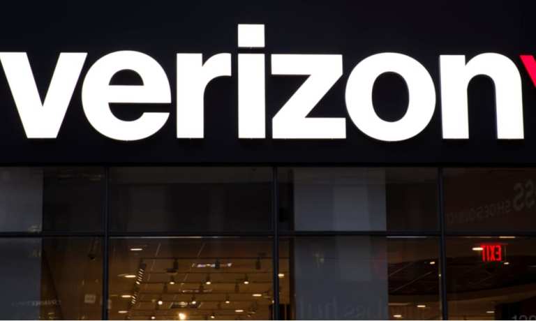 Verizon Withdraws Revenue Outlook