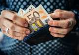 Europeans Save Less, Spend More As Economy Lags