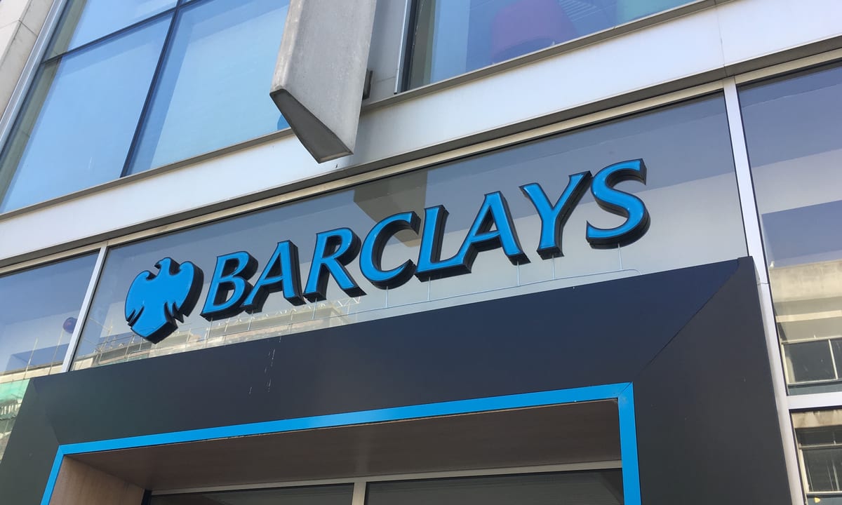 Bank signs. Барклайс банк. Barclays Bank СПБ. Банк Барклайс Англия. Barclays Bank СПБ Владимирский.