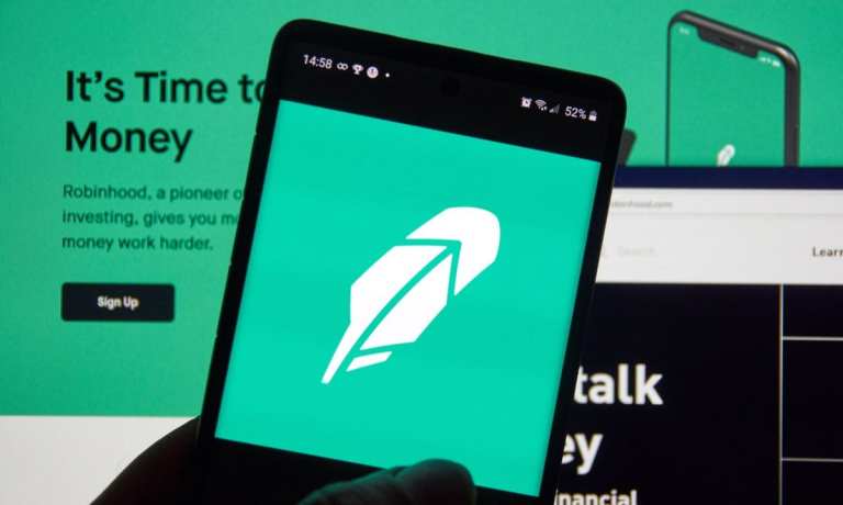 Robinhood Halts Instant Buying Power For Crypto, Raises Over $1 Billion