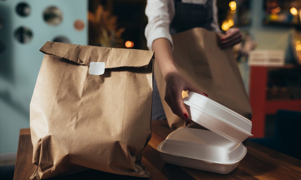 https://www.pymnts.com/wp-content/uploads/2021/08/Lunchbox-Spread-restaurants-delivery.jpg