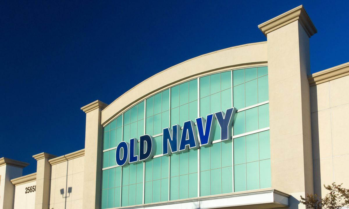 Old navy plus size in outlet store