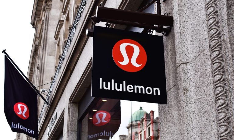 Lulumon Bests Earnings Estimates, but Stock Dips