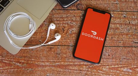 DoorDash Joins the Instant Delivery Game—With Employees