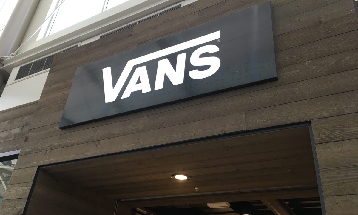 Vans in deals avenues mall