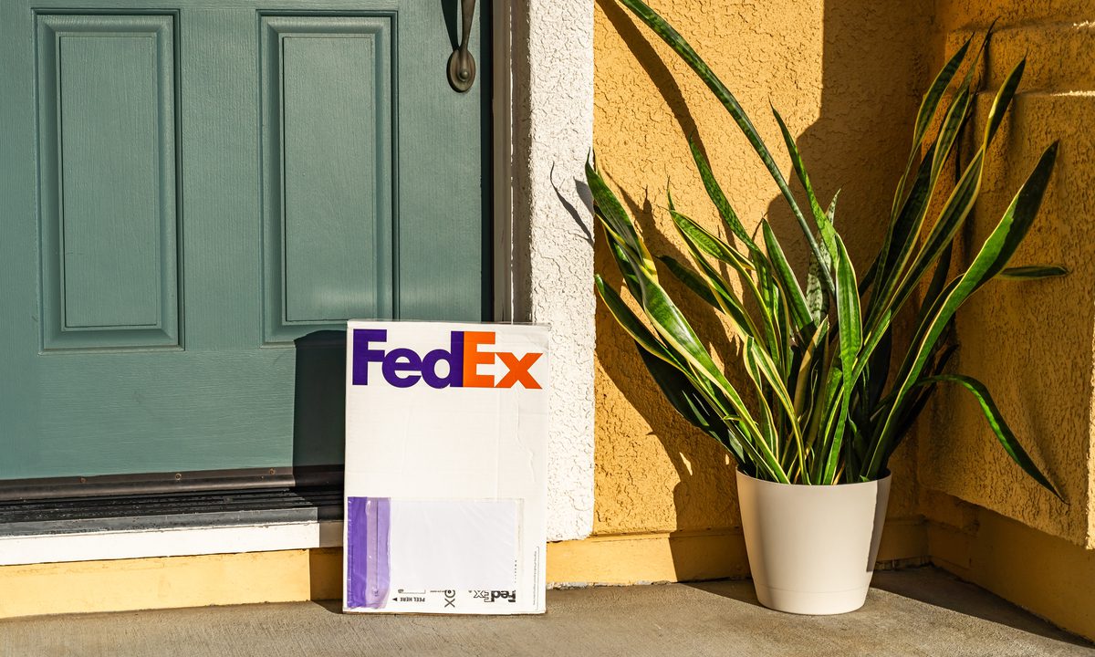 Rant So FedEx delivered a 20-30lb package to my doorstep I had a lot of  trouble just getting it inside, I imagined - devRant