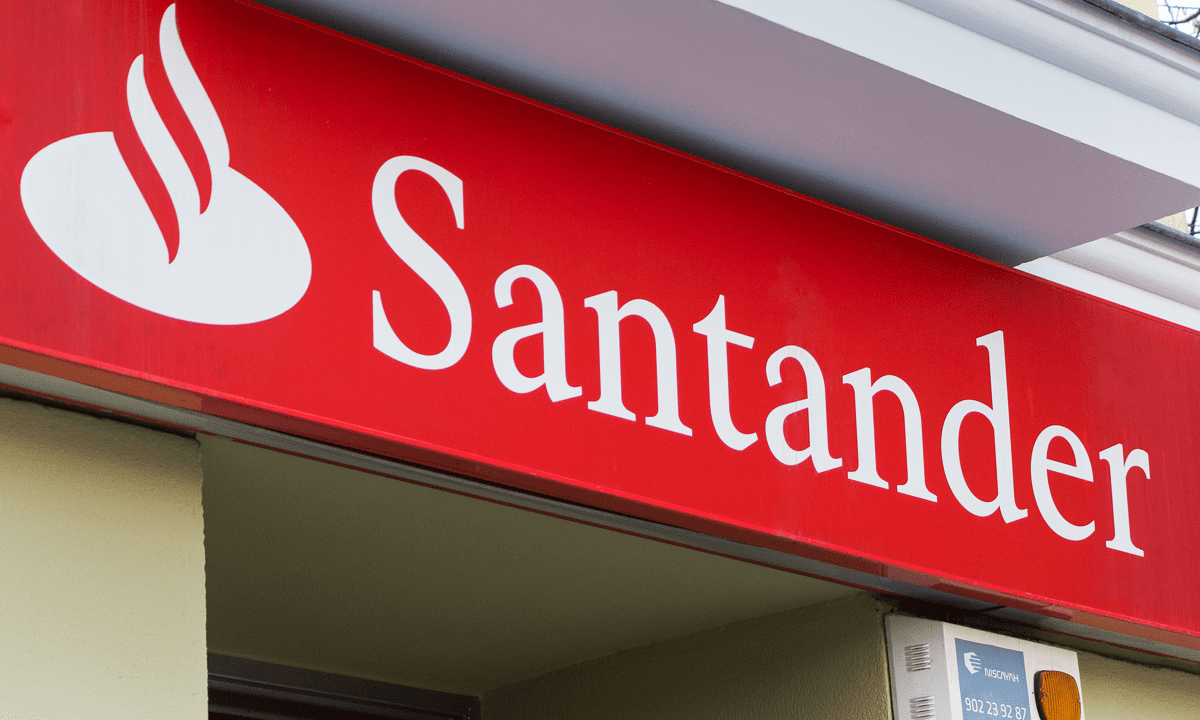 Santander Taps Trovata for Cash Management