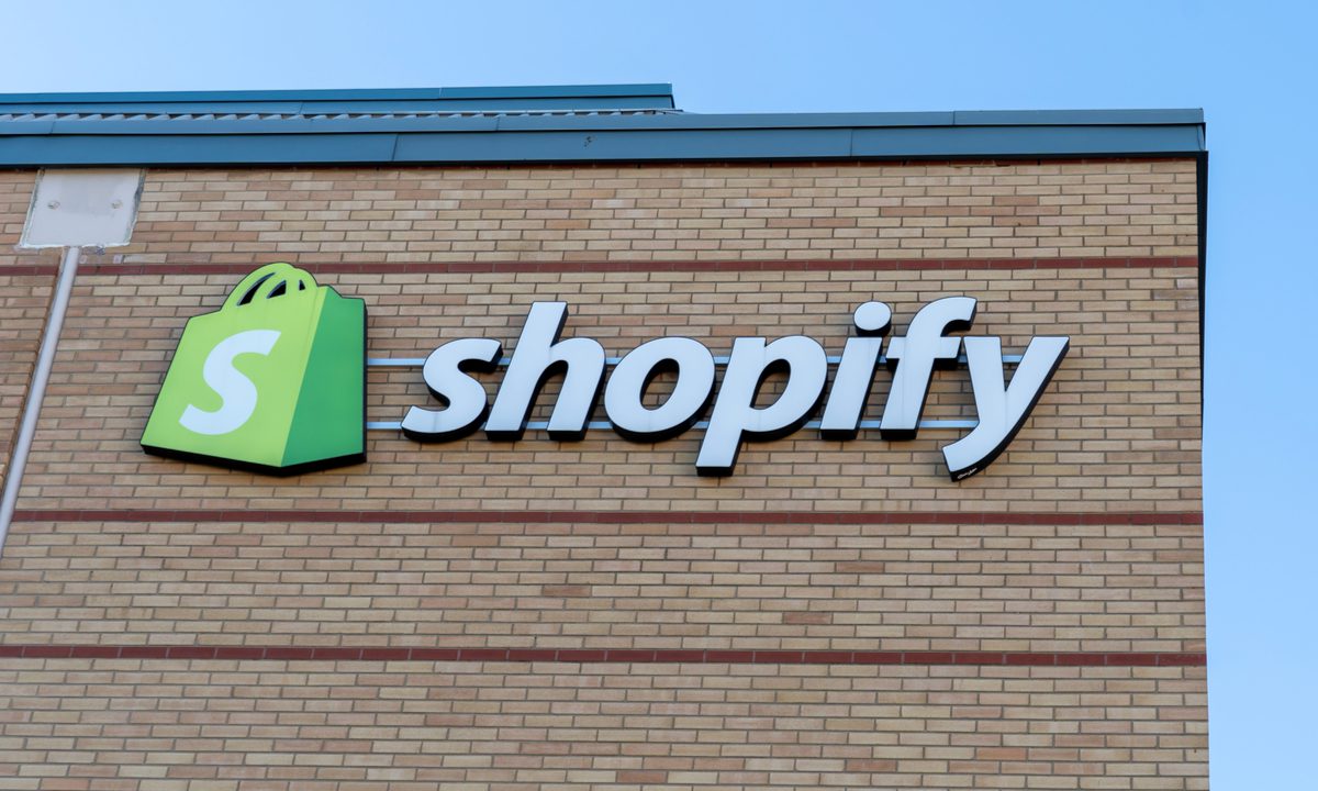  Shopify Strike Deal to Open  Logistics to Sellers