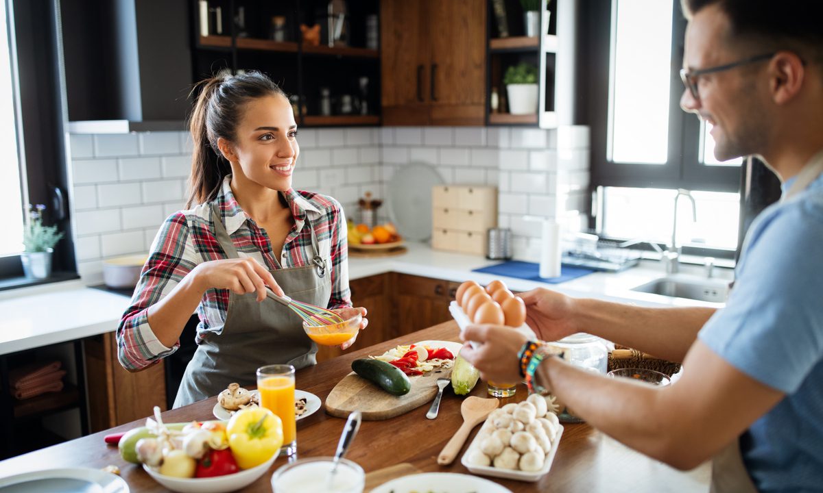 Consumers push restaurants for cheaper food