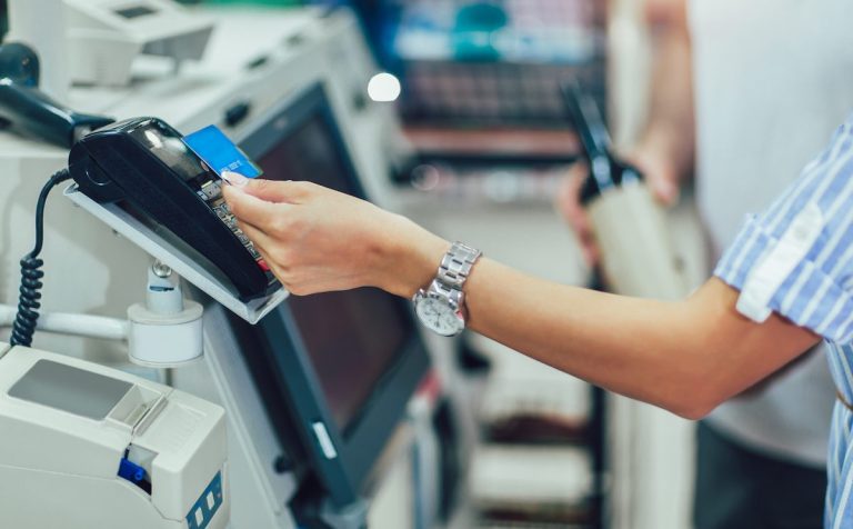 Grocers Split on Self-Checkout