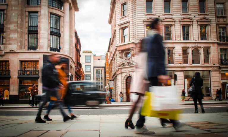 U.K. retail shoppers