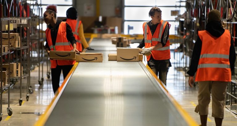 Amazon to Hire 150K Workers for Holiday Season