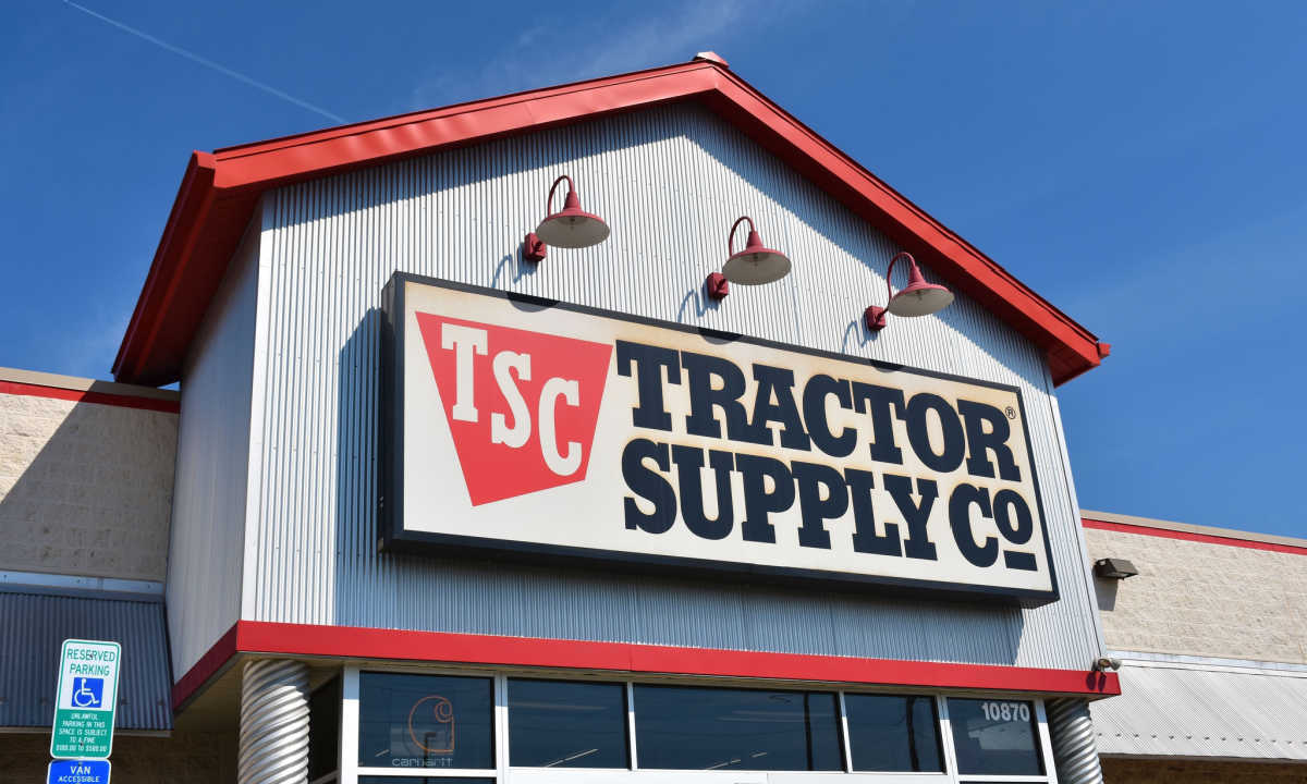 Tractor supply outlet