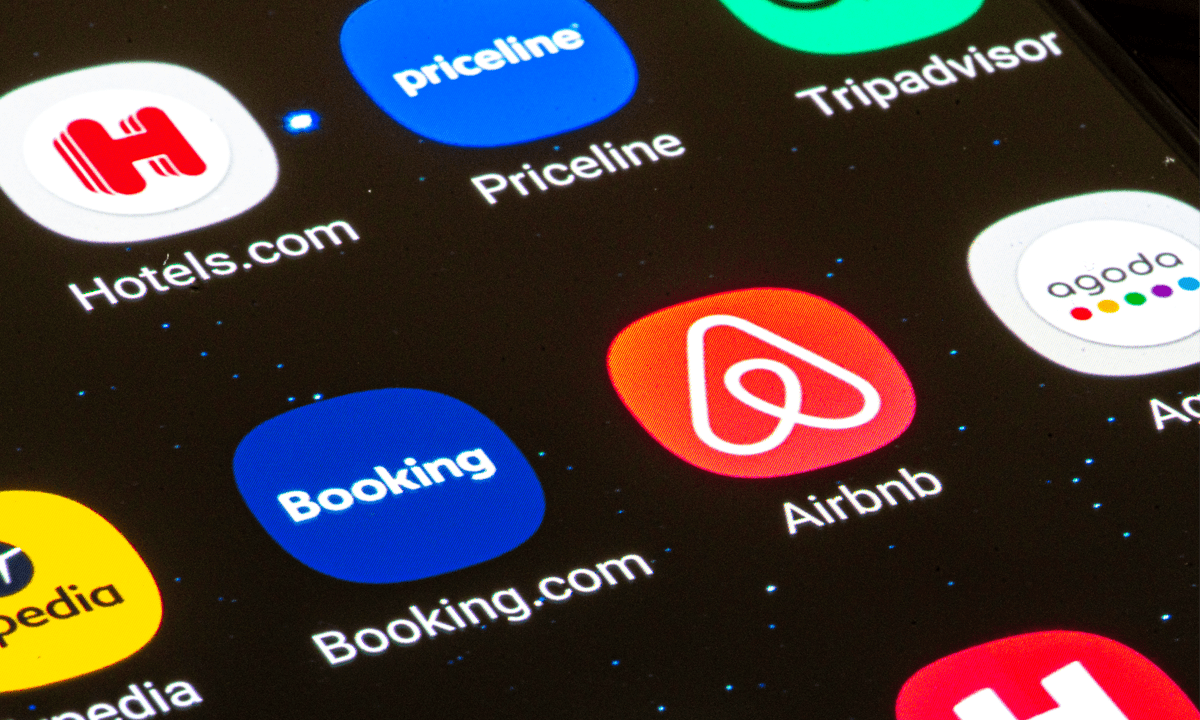 Airbnb And Booking.com Lock Horns For Top Spot In Travel Apps | PYMNTS.com