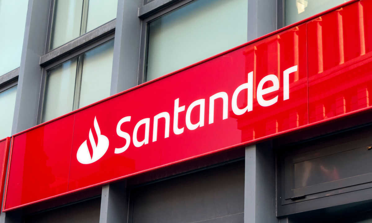 A Global Bank with US Impact - Santander US