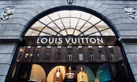 At $329 Billion, LVMH Is Now the Most Valuable Company in Europe – Robb  Report