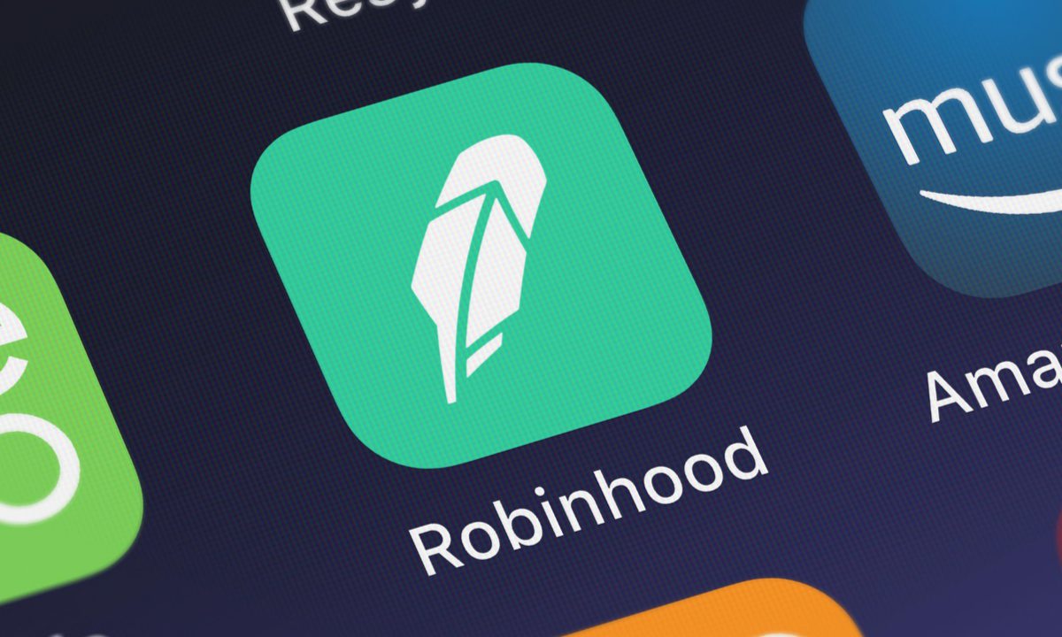 Brokerage Robinhood introduces 24/7 phone support after communications  criticisms