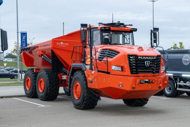 Autonomous trucking startup Embark to go public in $5.2B SPAC deal