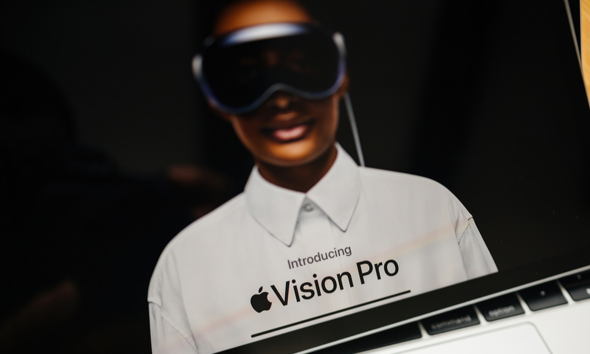 Introducing Apple Vision Pro 
