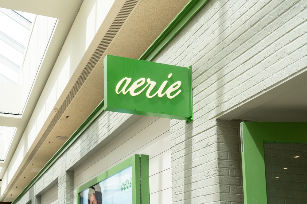 Aerie Have a ball! Sale - Email design inspiration