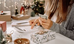 Leading Indicators: Bumpy Holiday Season for Consumers, and Maybe B2B Too?