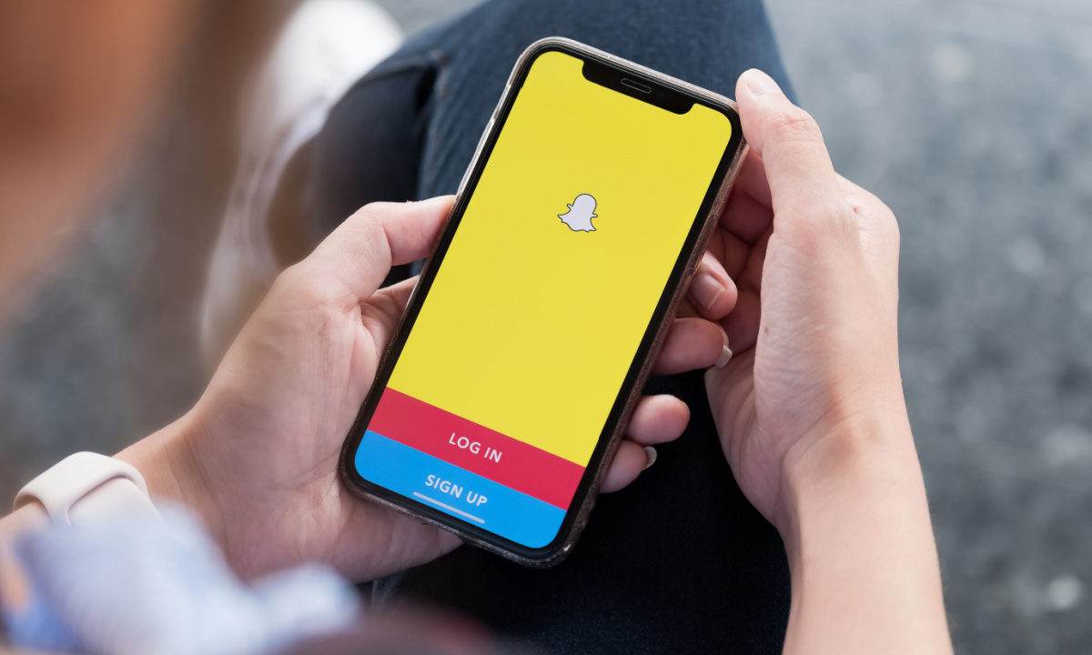 Snapchat Gives AI-Powered Assets to Set up AR Results