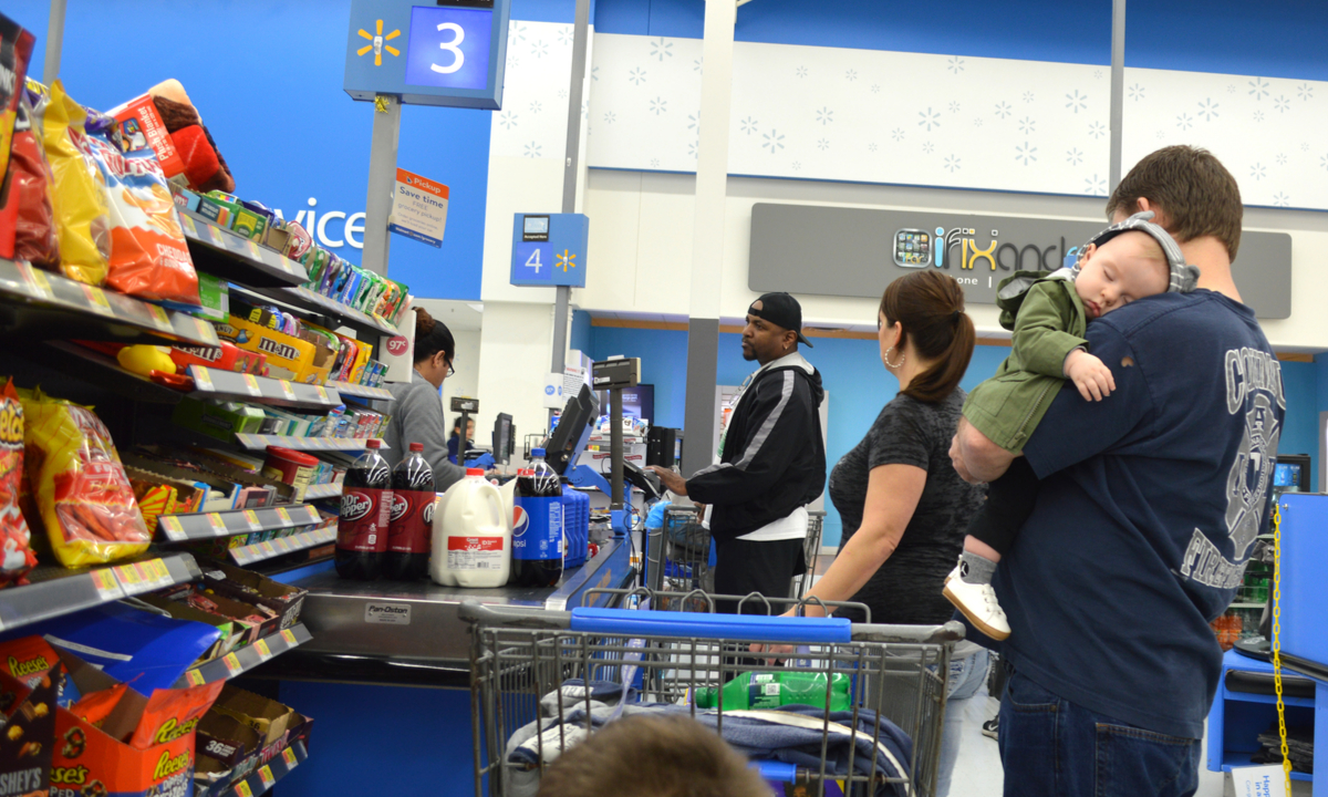 Walmart's Q3 Highlights Paycheck-to-Paycheck Consumer Caution
