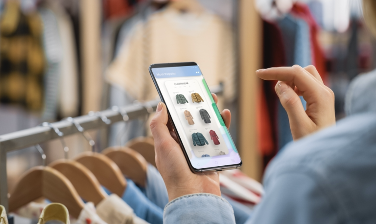 shopper with smartphone