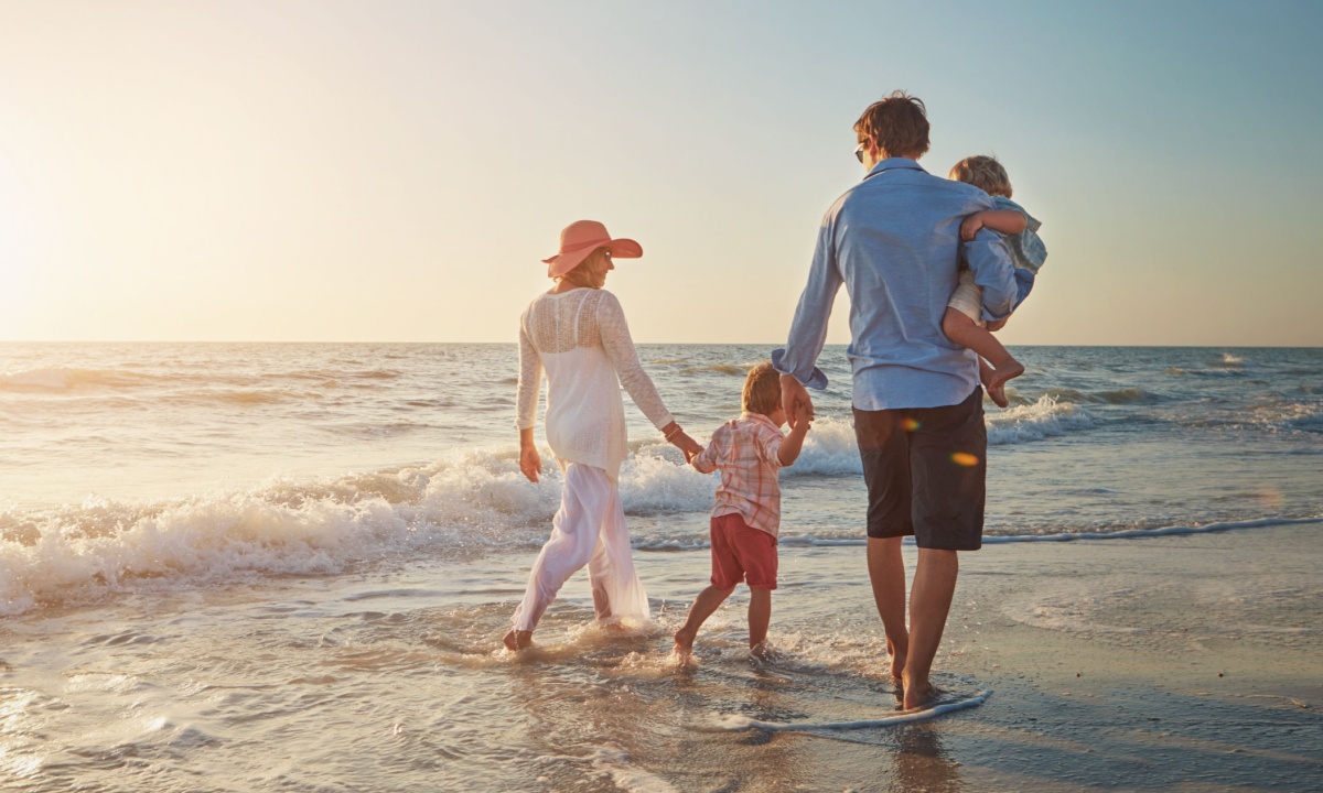 Families May Travel More Often, but Spend Less Than Couples Without Kids