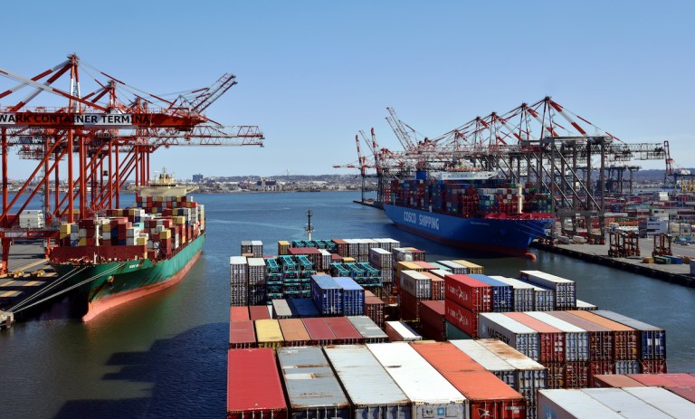 US Supply Chain Risks Escalate With Potential Dockworker Strike