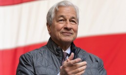 Dimon Says Regulators Make It Difficult for Companies to Go Public