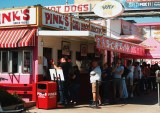 Pink’s Hot Dogs: A Hollywood Icon Embraces the Digital Age